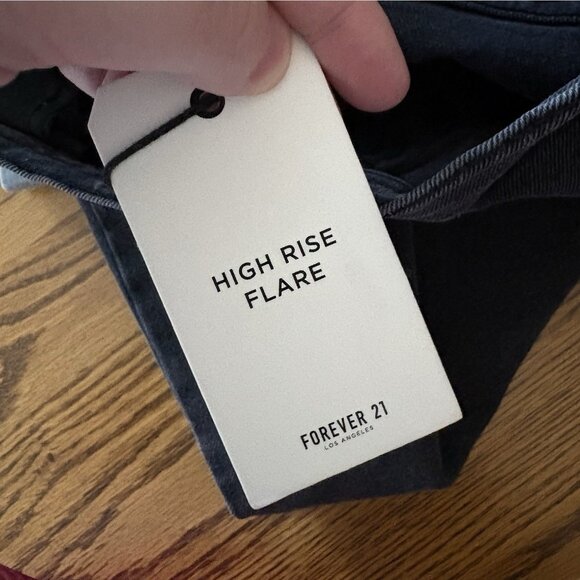 Forever 21 Womn 28 Washed Black Faux Feather Trim High Rise Flare Ankle Jean NWT - Picture 14 of 15